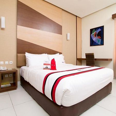 Reddoorz Near Roxy Hotel Jakarta Kültér fotó