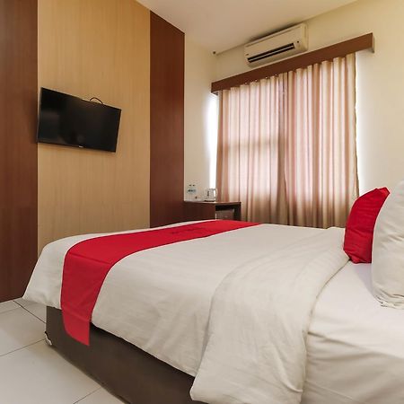 Reddoorz Near Roxy Hotel Jakarta Kültér fotó