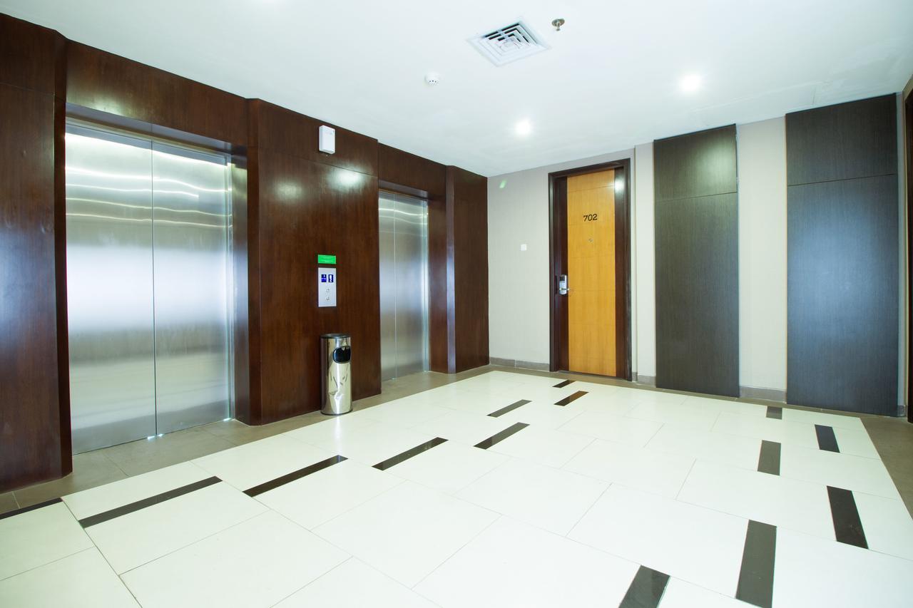 Reddoorz Near Roxy Hotel Jakarta Kültér fotó