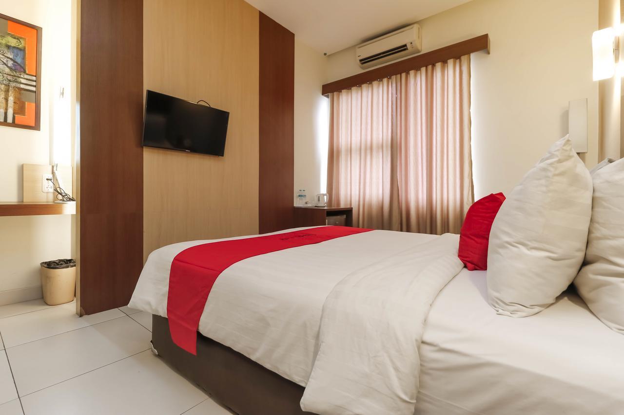 Reddoorz Near Roxy Hotel Jakarta Kültér fotó