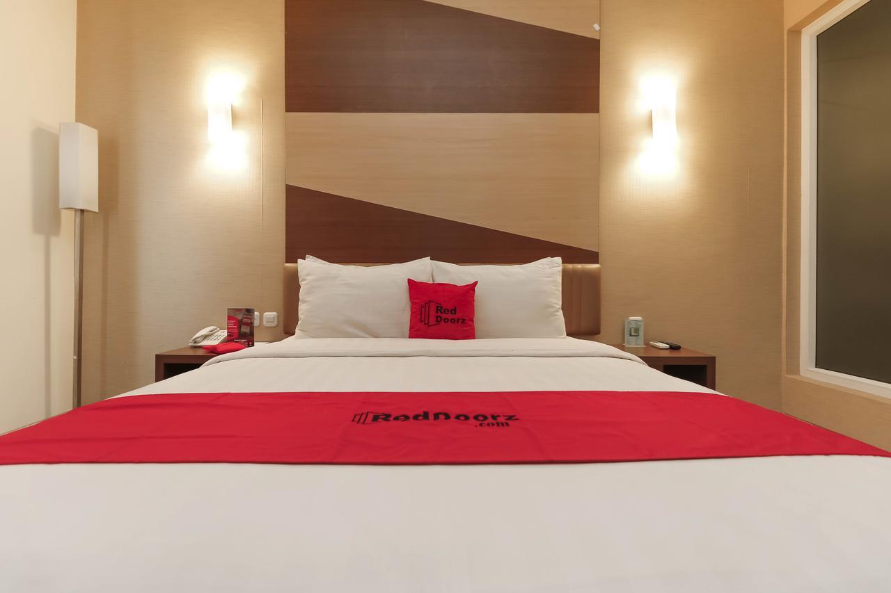 Reddoorz Near Roxy Hotel Jakarta Kültér fotó
