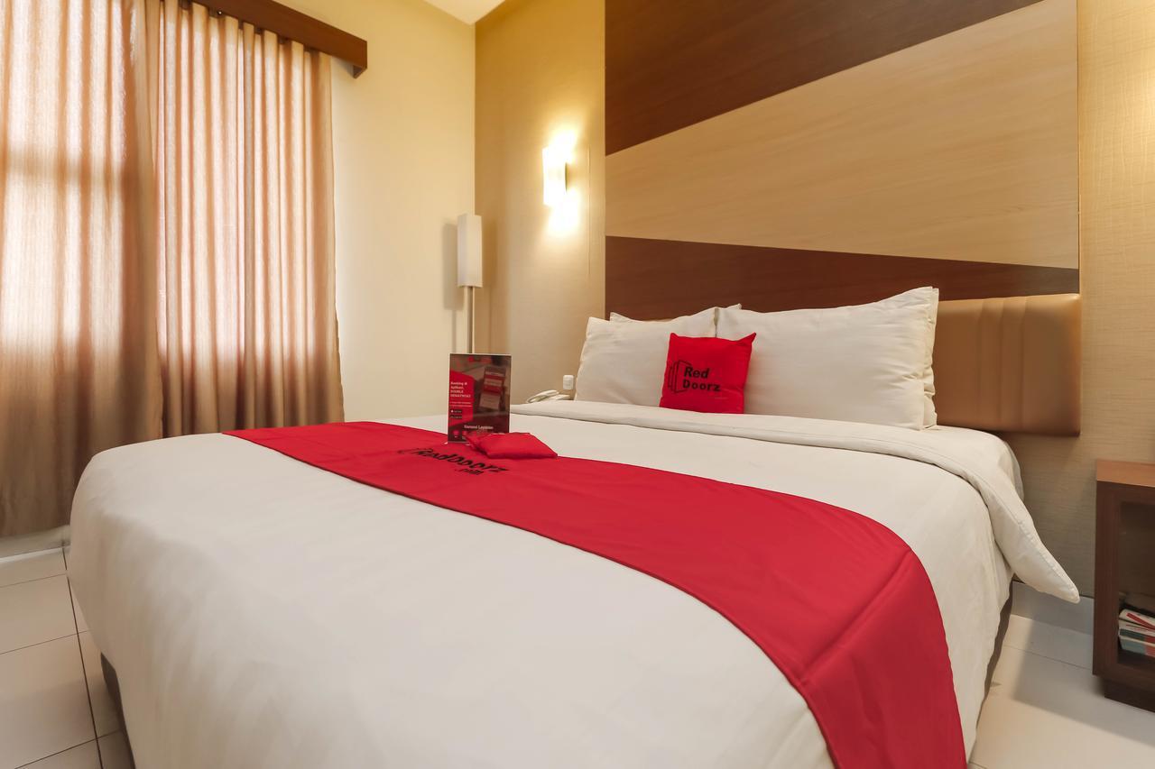 Reddoorz Near Roxy Hotel Jakarta Kültér fotó