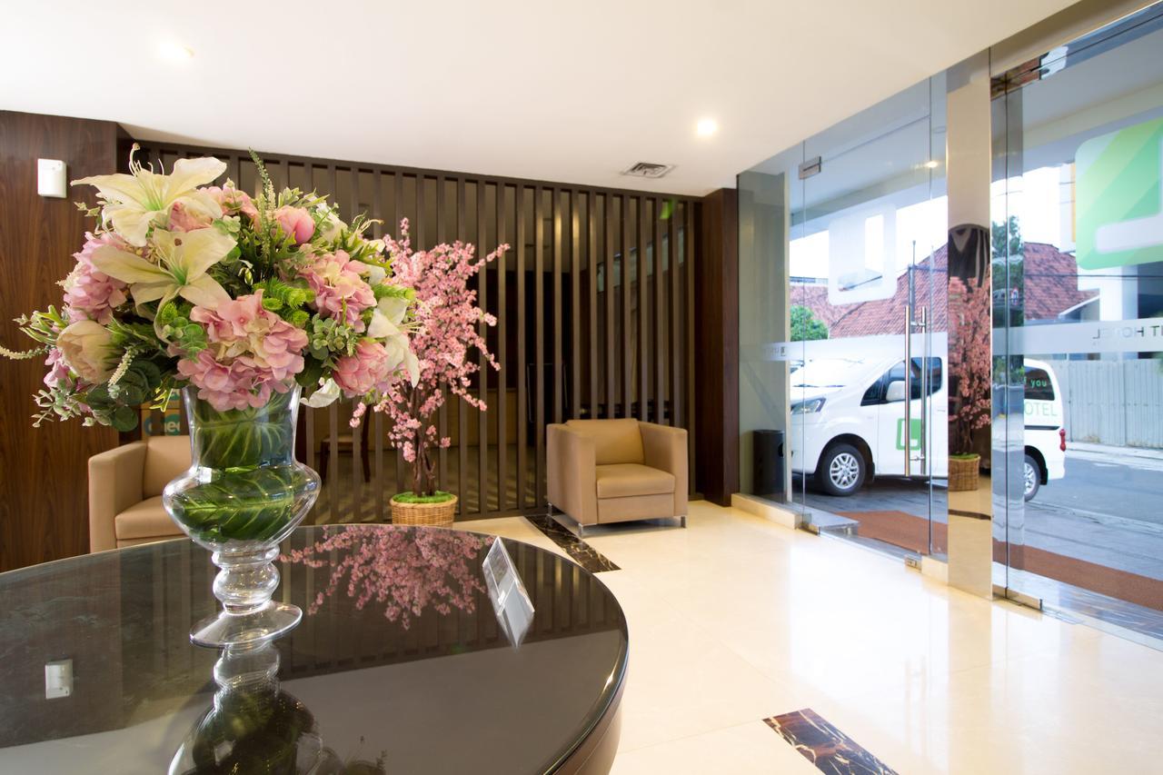 Reddoorz Near Roxy Hotel Jakarta Kültér fotó