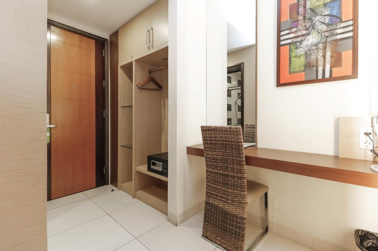 Reddoorz Near Roxy Hotel Jakarta Kültér fotó