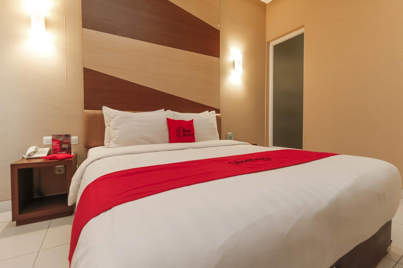 Reddoorz Near Roxy Hotel Jakarta Kültér fotó
