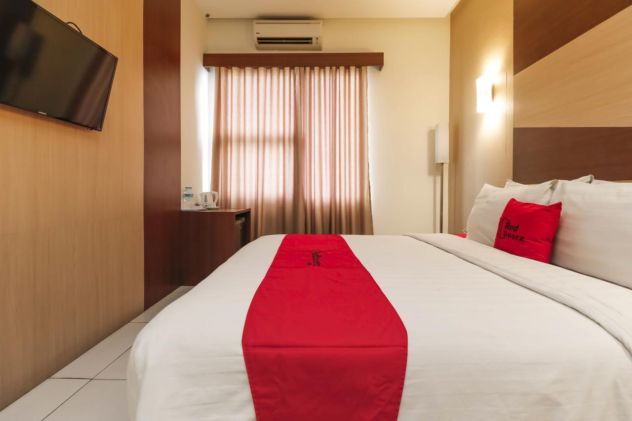 Reddoorz Near Roxy Hotel Jakarta Kültér fotó